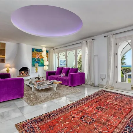 Beachfront Golden Mile Holiday home *