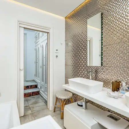 Beachfront Golden Mile Holiday home Marbella